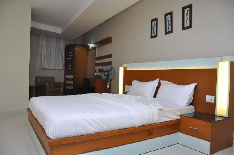 Elite Park Hotel Bangalore Exterior photo